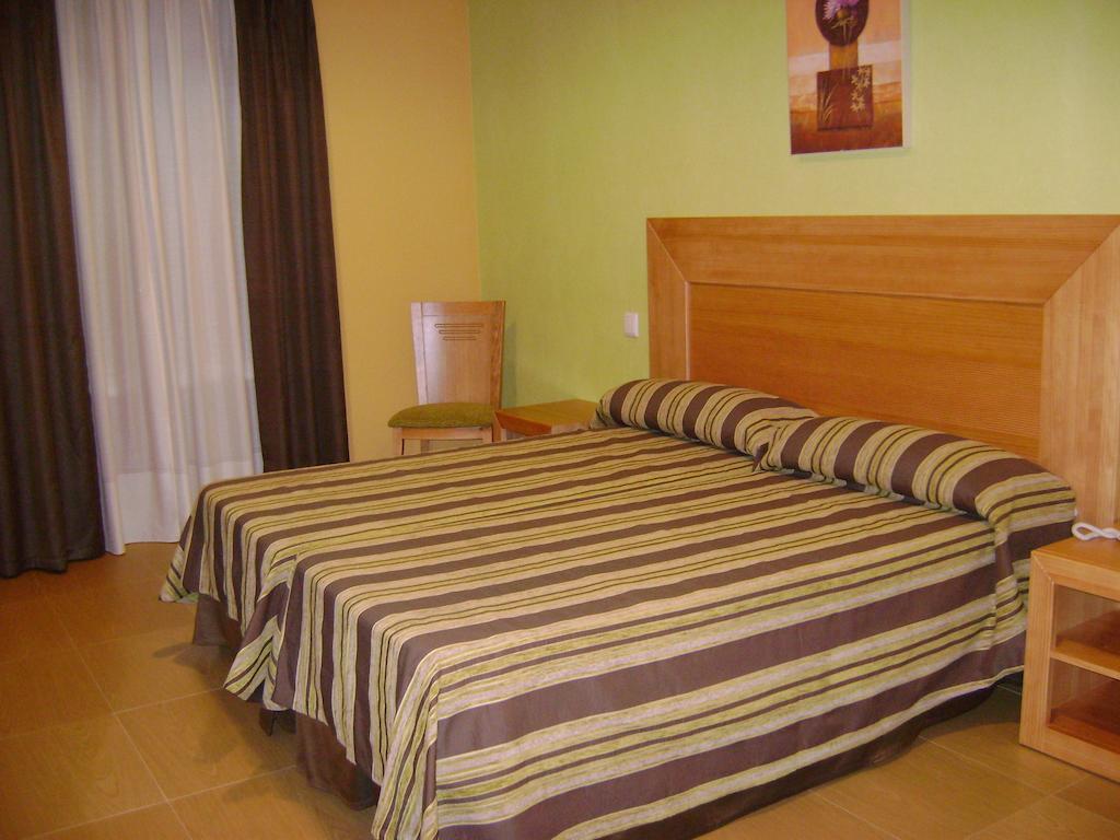 Hostal Jijones Villarrubia de los Ojos Habitación foto