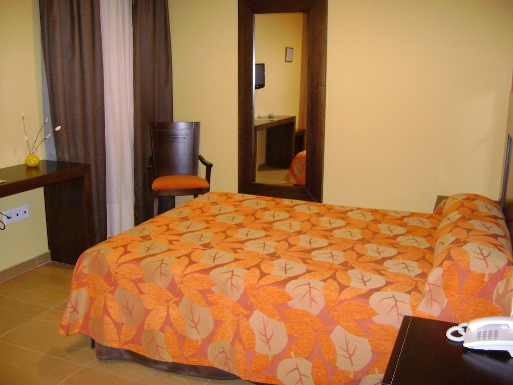 Hostal Jijones Villarrubia de los Ojos Exterior foto