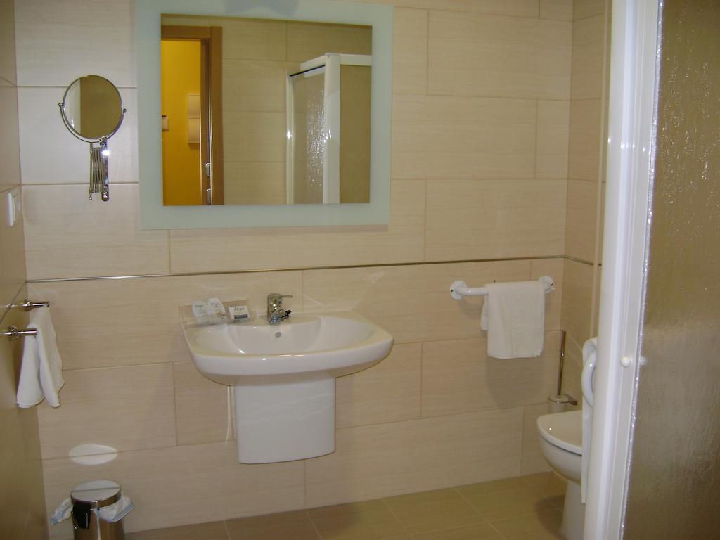 Hostal Jijones Villarrubia de los Ojos Habitación foto